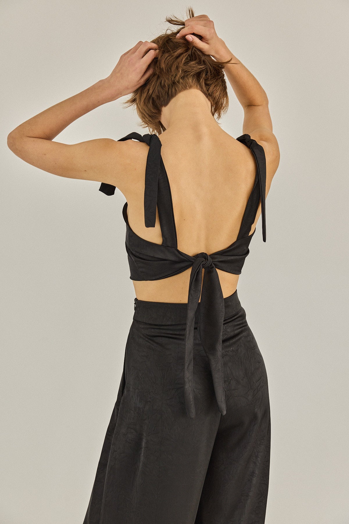 TIE CROP TOP